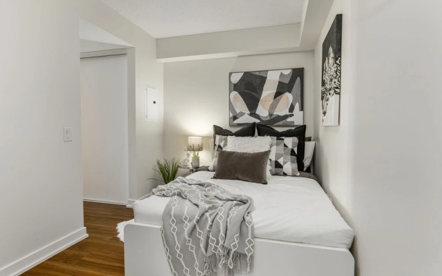 Premier High-Rise Downtown Suites