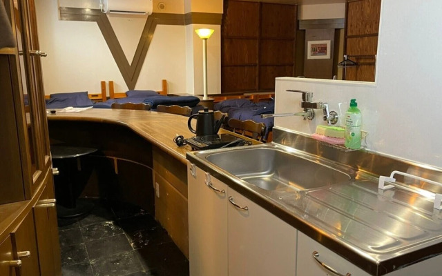 Zenibako House 1F