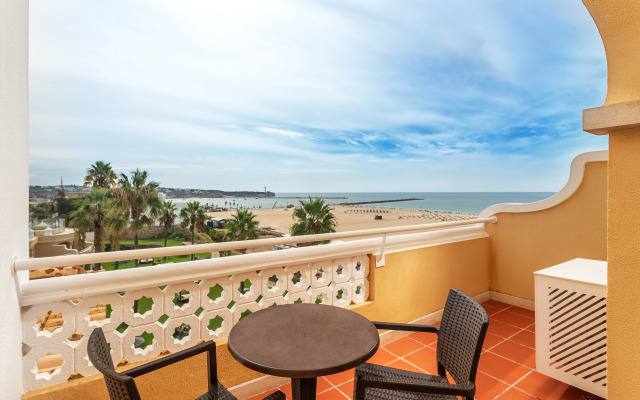 AP Oriental Beach