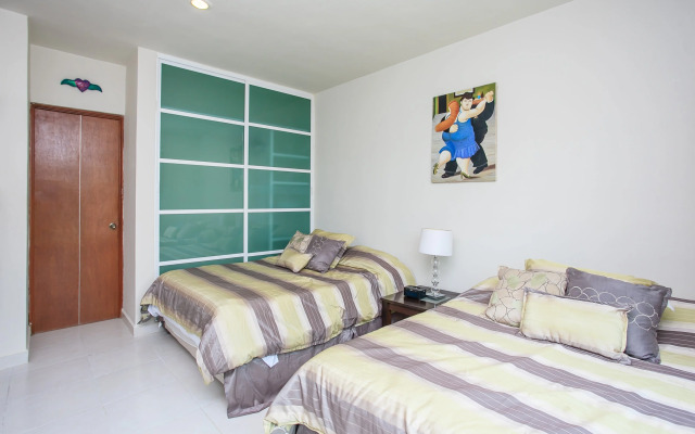 Contemporary Private 2 Br Ph Near Everything