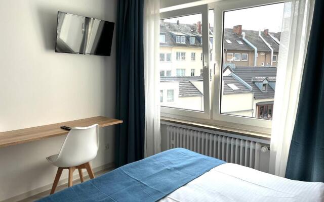 Hotel 83