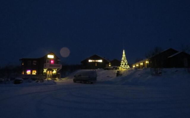 ArcticPolar Holiday Village