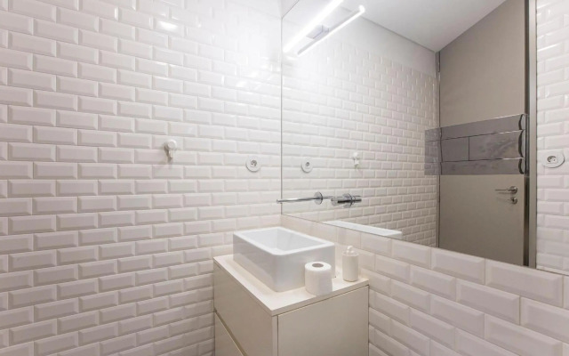 Downtown Studio w/ AC & Patio by LovelyStay