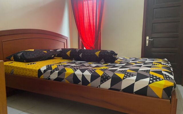 SPOT ON 93957 Henny Kost