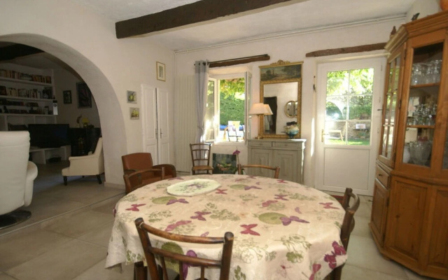 Quaint Holiday Home With Private Pool in Piolenc France