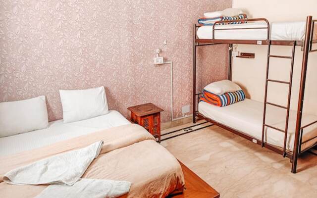 Madpackers Delhi - Hostel