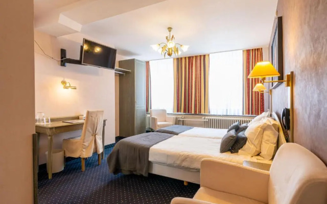 The Black Swan Hotel