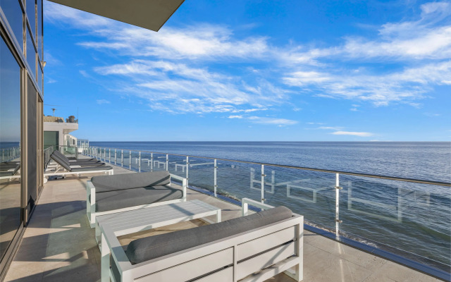 Malibu Glass Estate in Malibu, Malibu