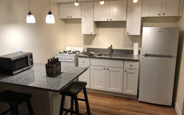 1 BR Apt Near Marquette University by Frontdesk