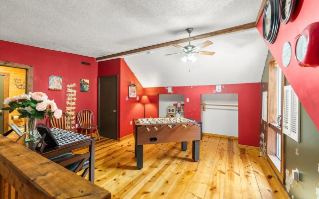 Downtown Vibes With BBQ Hot Tub Games