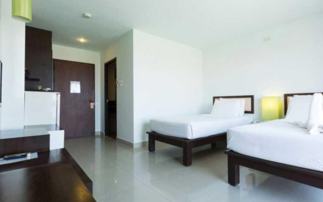 Townhouse Hillview Suites Pattaya Formerly Chatkaew Suites
