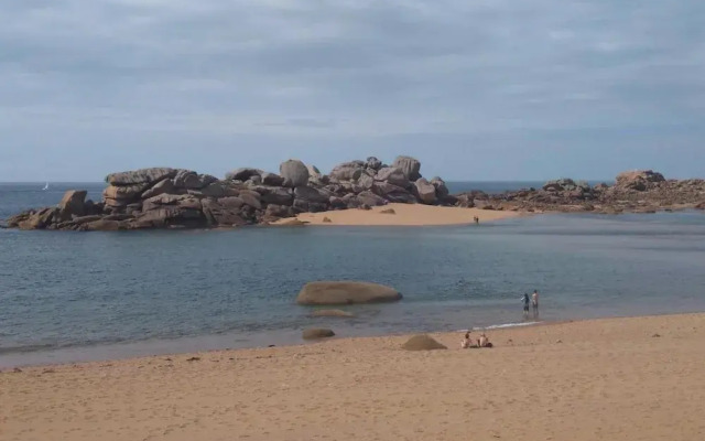 Nice Holiday Home With Beautiful Garden, Paimpol