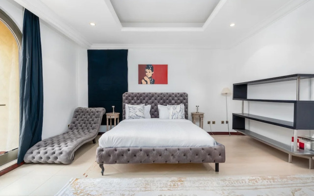 Exclusive 4BR Villa w Private Pool Beach