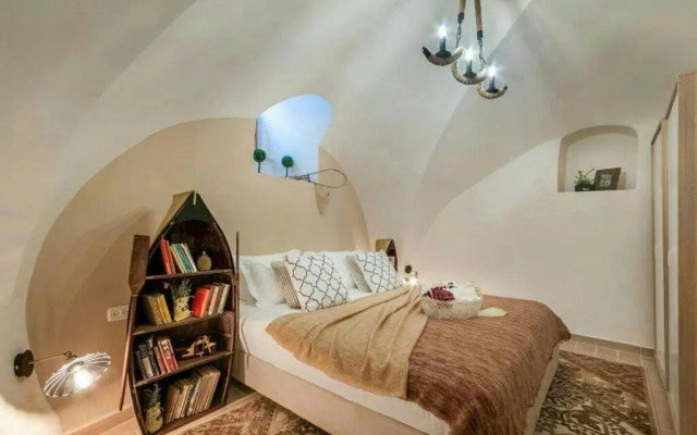 Private House 5 BDR In Mamilla up to 12 People !