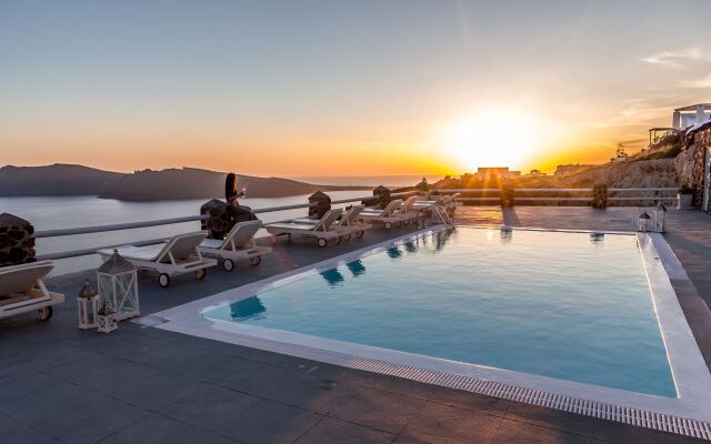 Oia Suites