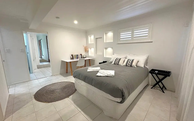 Castaway in Tugun