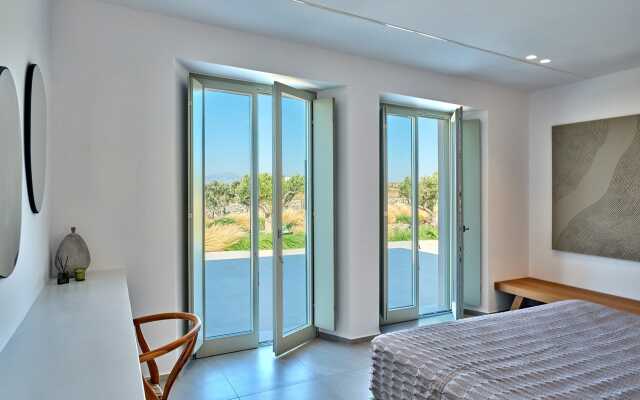 Monogram Travel Paros