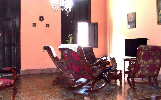 Casa Colonial Mirta y Candido CAMAGUEY