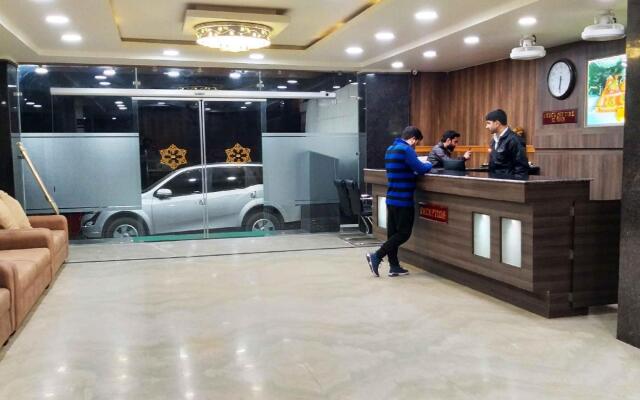 OYO 10752 Hotel Sitara International