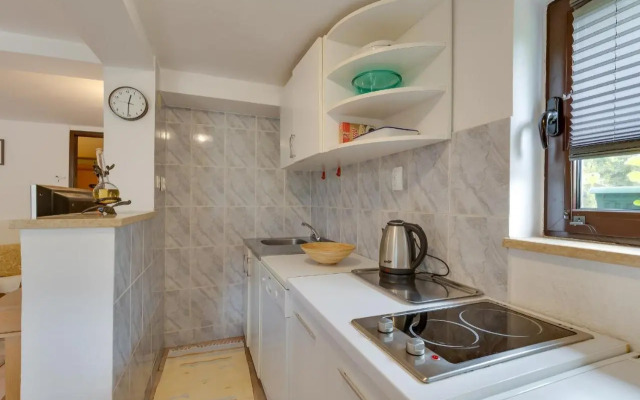 Apartment Dado