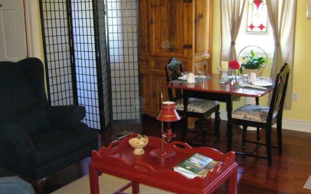 1818 Rising Sun Bed & Breakfast