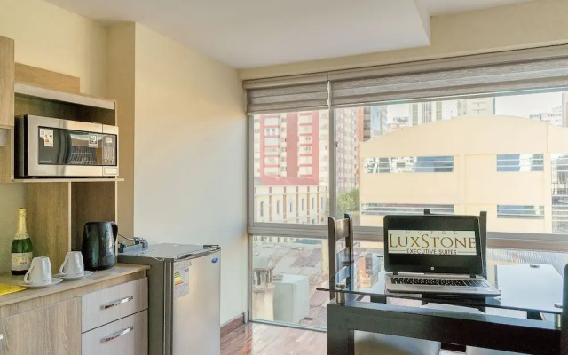 Hotel Luxstone Executive Suites