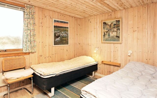 Cozy Holiday Home in Oksbøl near Beach