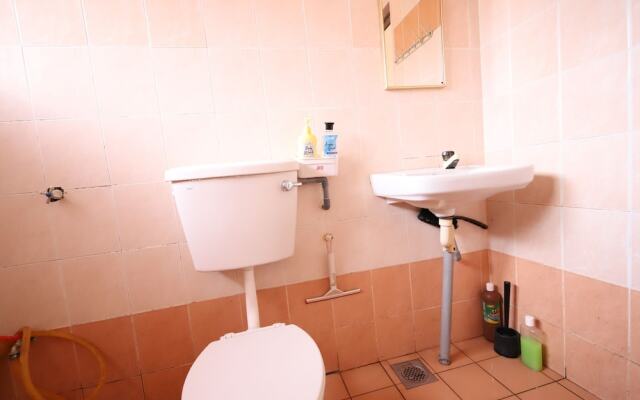 OYO Homes 90575 C.k Bahau Homestay