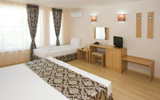 Karlovo Hotel