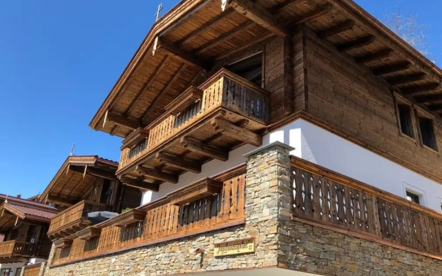 Splendid Chalet in Neukirchen near Wildkogel Ski Arena