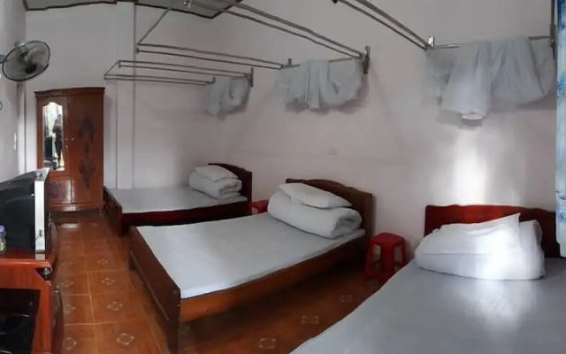 Hong Minh Guesthouse – Guest Rooms – La Pan Tan