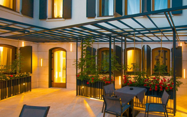 Hotel Sana