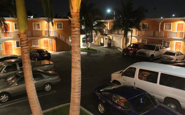 Paradise Inn and Suites