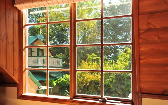 Mary Card's Coach House