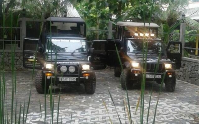 Safari Queens Resort