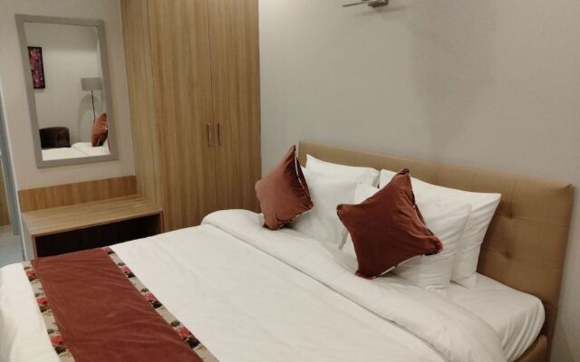 ROSASTAYS Gurugram Sec 31