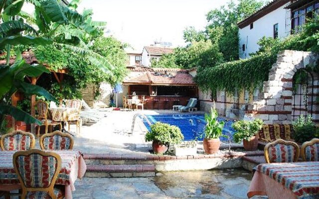 Kaleici Pera Palace