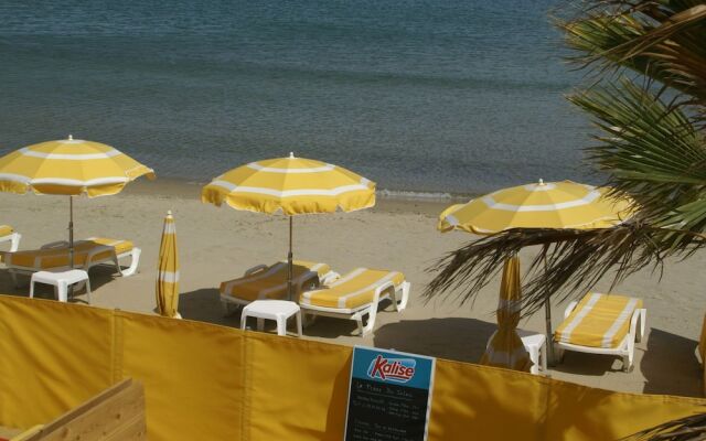 Charming Villa in Cavalaire-sur-mer With Pool