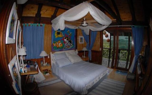 Dolphin Lodge