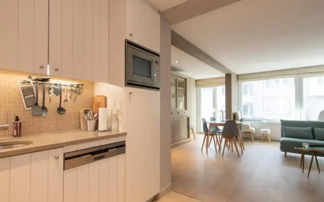 Apartment With Side sea View