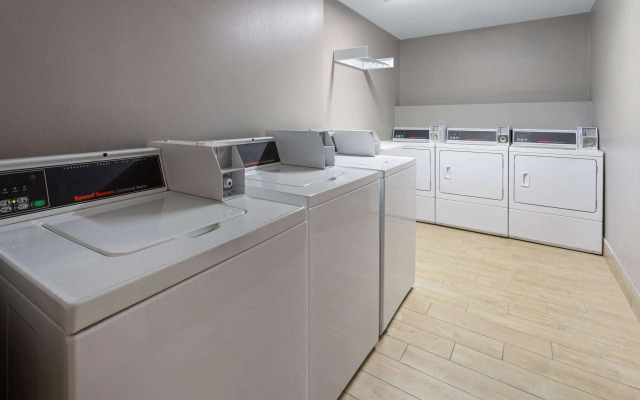 Hawthorn Extended Stay by Wyndham Ellsworth / Bar Harbor