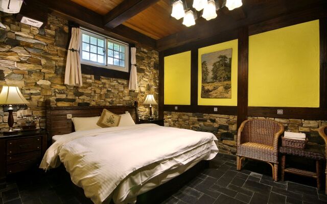 Provence Rose Lodge in Ching Jing