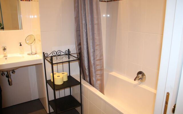 GoVienna Opera Apartment