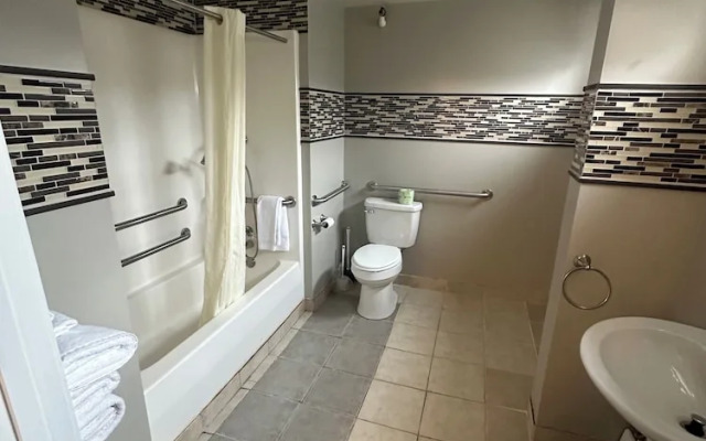 Maine Woods Inn at Vacationland Inns