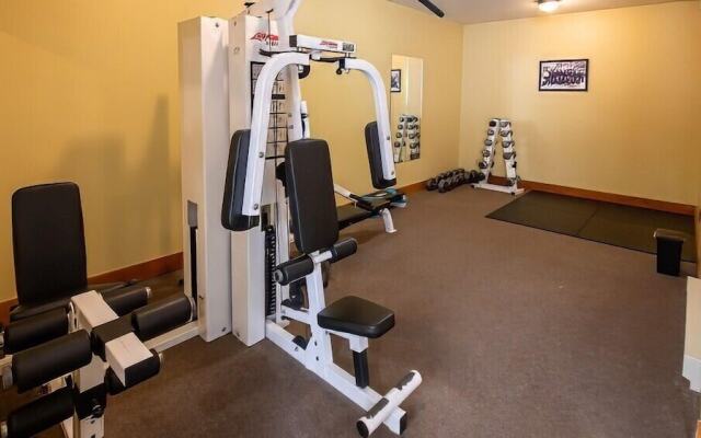 Timberline Lodges by Fernie Lodging Co