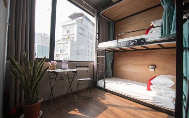 Soft Pillow Hostel - Adults Only
