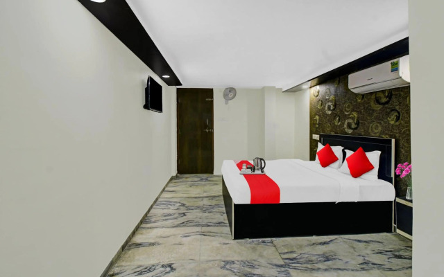 OYO Flagship 70030 Gopika Stay Inn