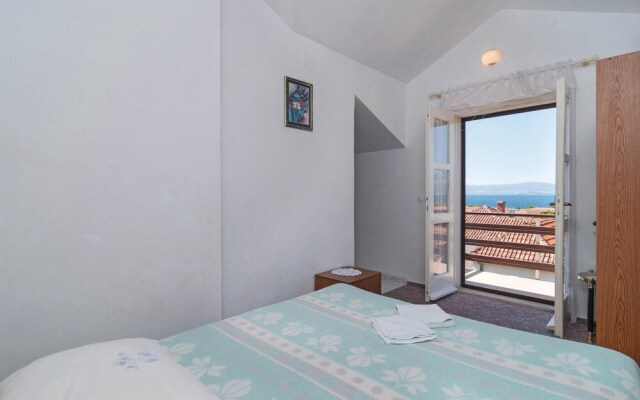 Nice Apartment in Supetar With 3 Bedrooms, Wifi and Outdoor Swimming Pool