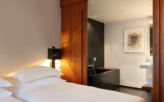 Le Metropolitan Paris Tour Eiffel, a Tribute Portfolio Hotel