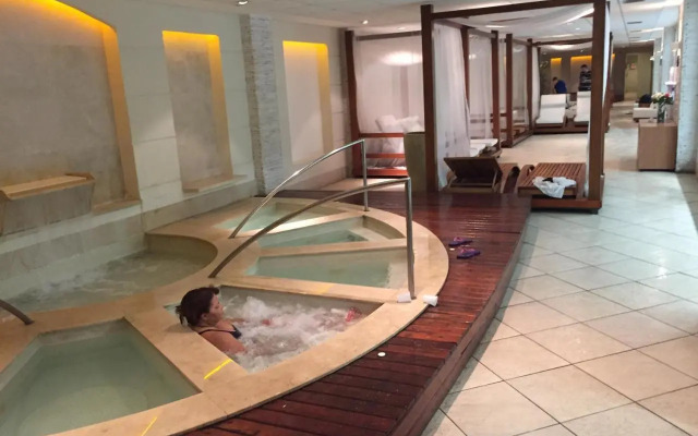 Le Parc Residential Resort